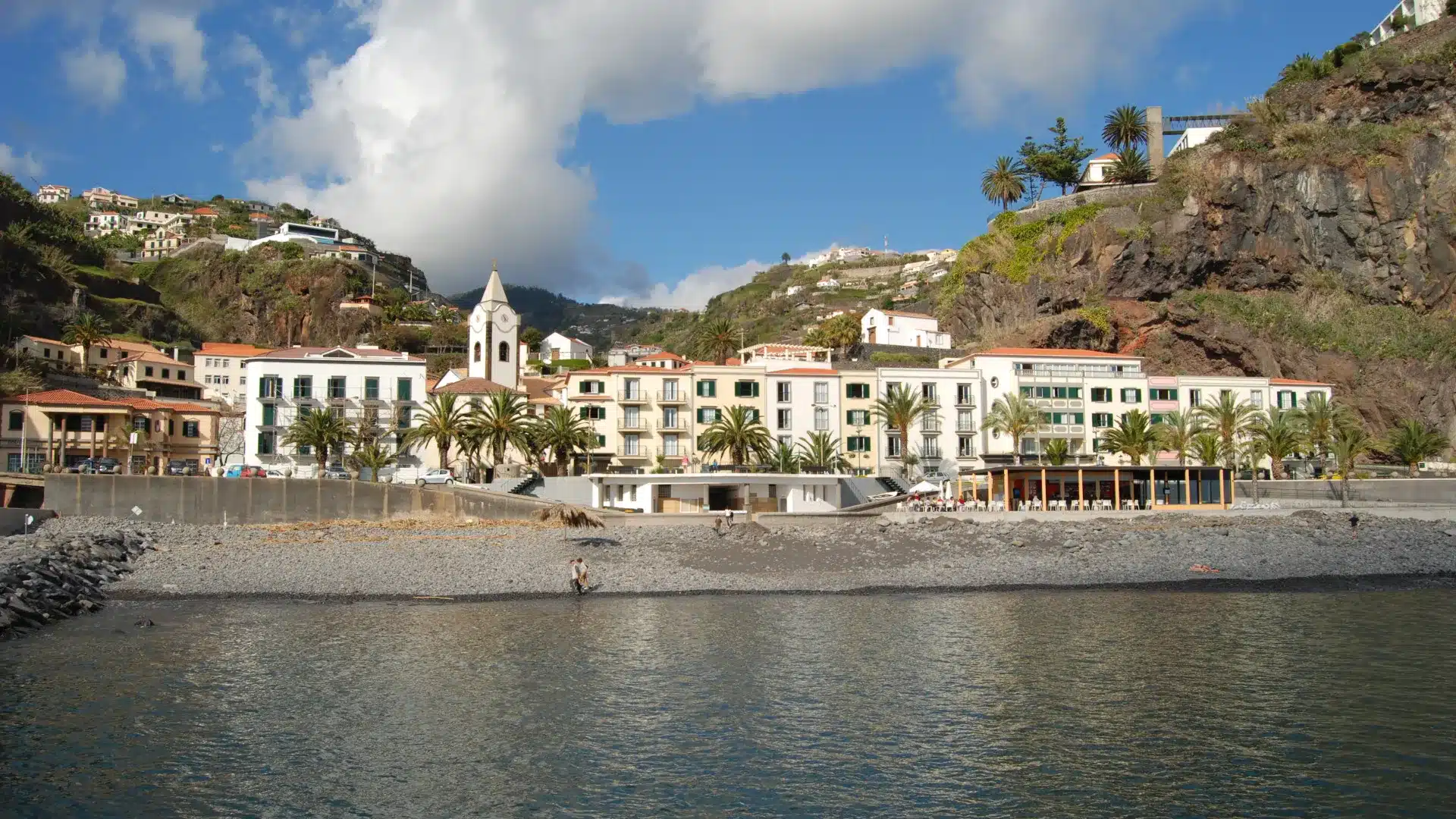 Touriste allemand meurt près du quai de Ponta do Sol à Madère.