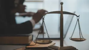 Trois hommes condamnés pour vol de banque le jour de la panne d’électricité.