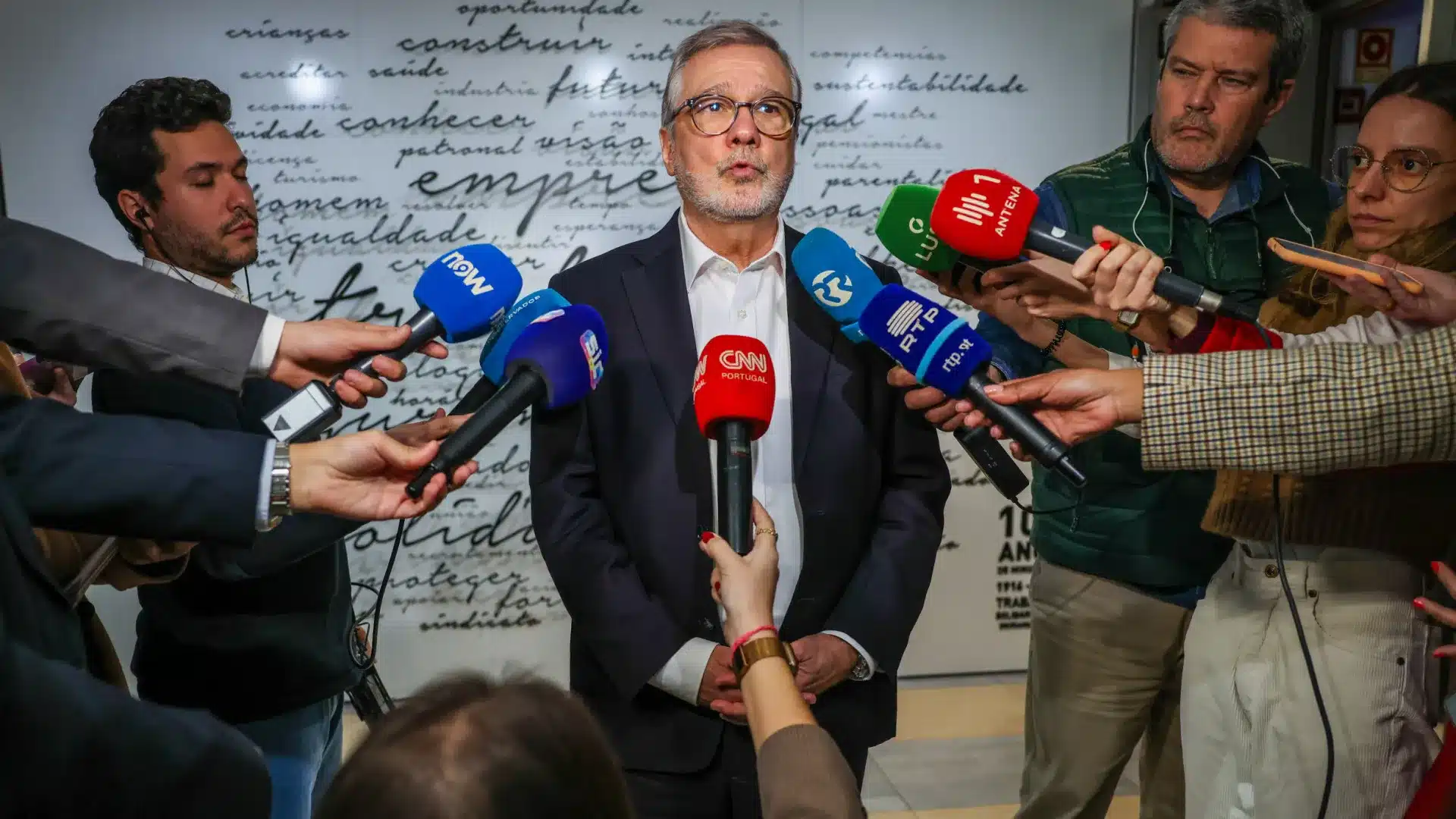 UGT et patrons avec "envie d'évoluer", mais encore "très loin" d'un accord