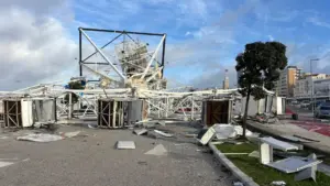 Un entrepreneur de la Figueira da Foz prête des kayaks pour récupérer des biens.