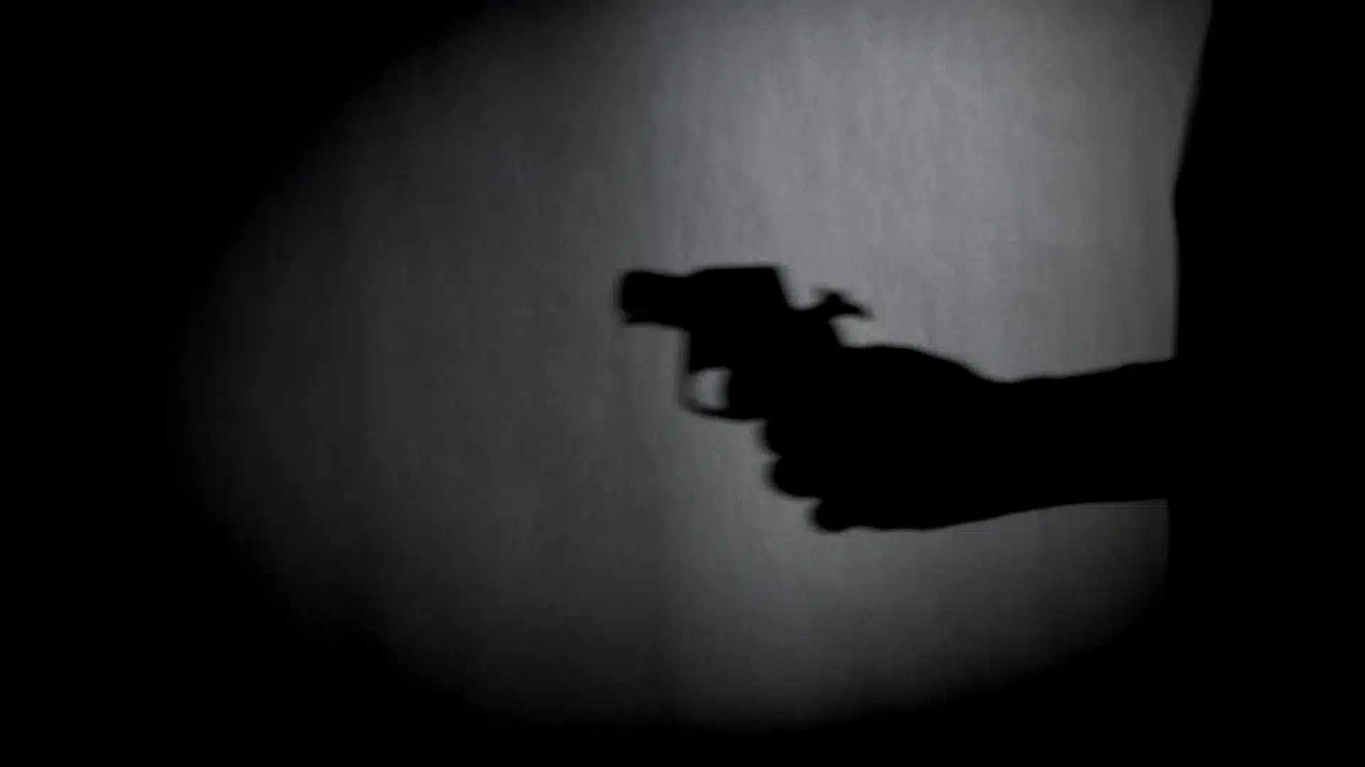 Une femme licenciée tend une embuscade pour réclamer des milliers à ses patrons.