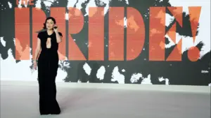 "A Noiva!" réimagine Frankenstein avec le punk féministe de Maggie Gyllenhaal.