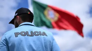 Abusos chez Rato : 7 autres agents sont placés en détention préventive (et le ministère de l'Intérieur s'excuse)