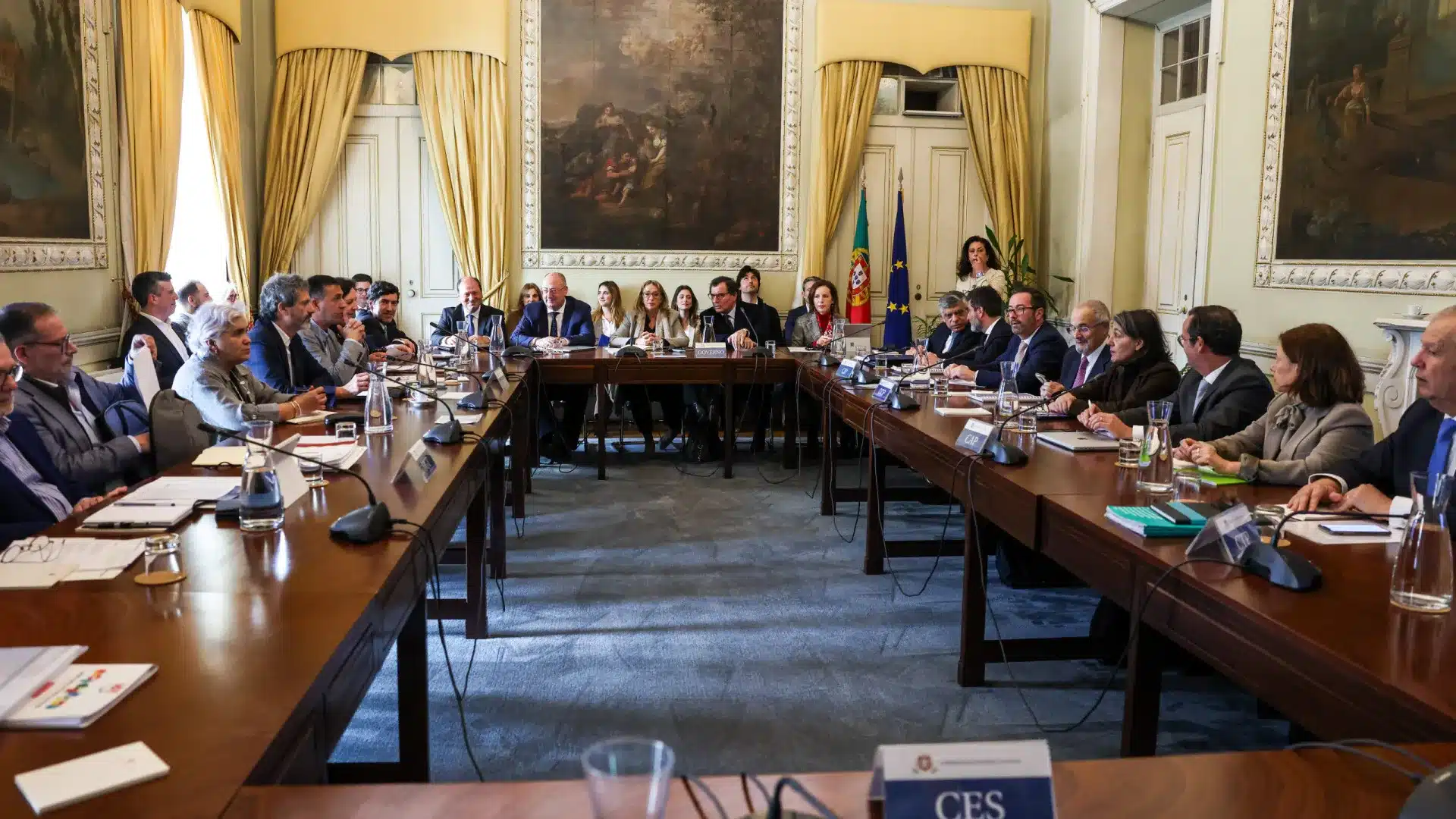 Accord sur la loi du travail ? Les employeurs indiquent les "prochaines semaines".