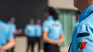 Affûtait "couteau de cuisine de 23 cm" près de la station du Rossio. A été arrêté.