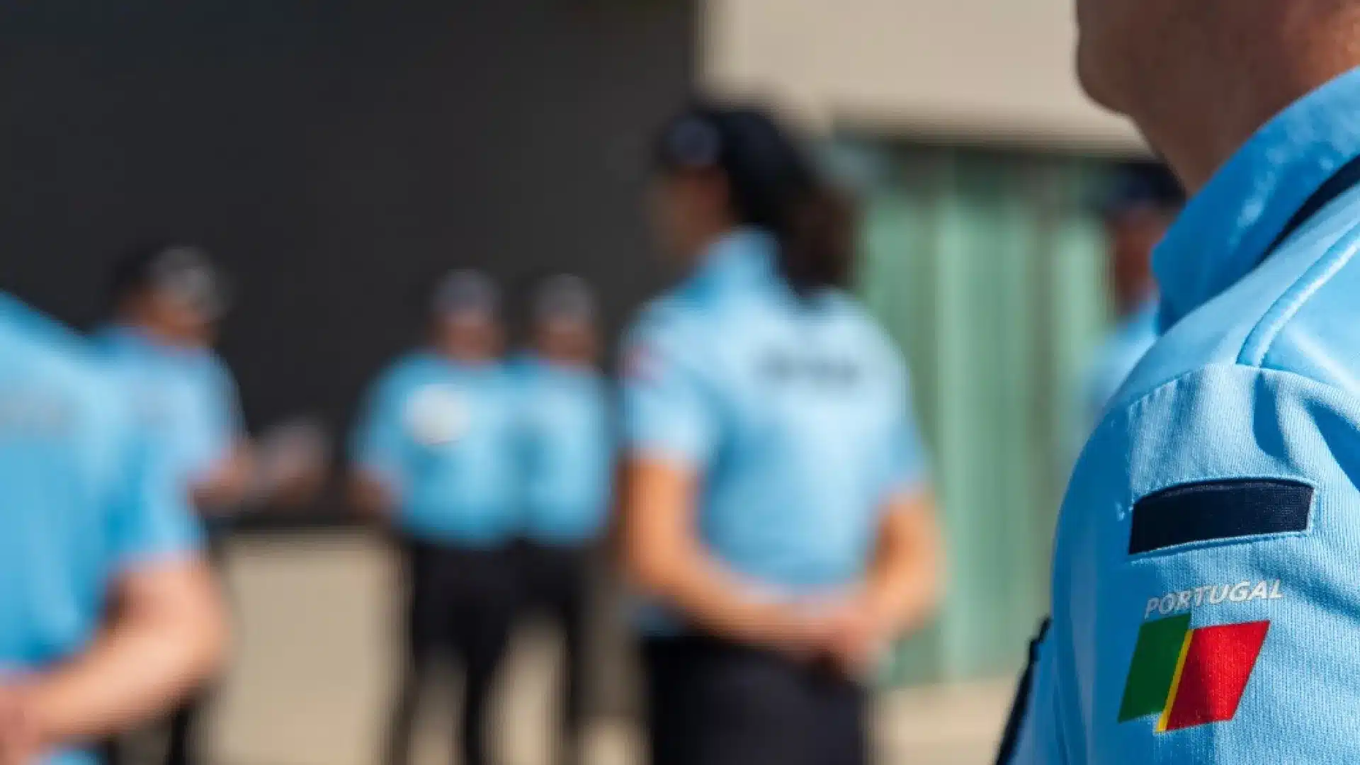 Affûtait "couteau de cuisine de 23 cm" près de la station du Rossio. A été arrêté.