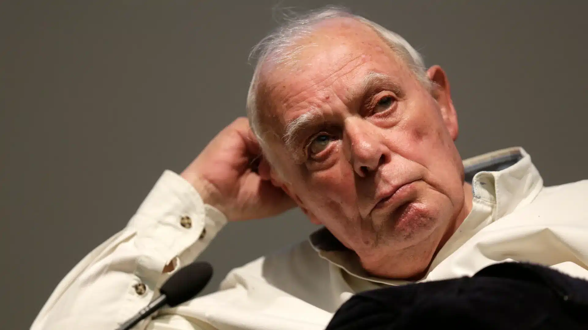 António Lobo Antunes : Assemblée municipale de Lisbonne approuve un vote de regret