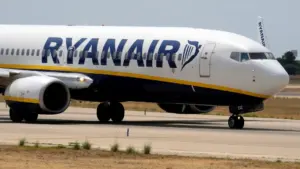 Associations d'entreprises avec des lectures différentes sur le départ de Ryanair.
