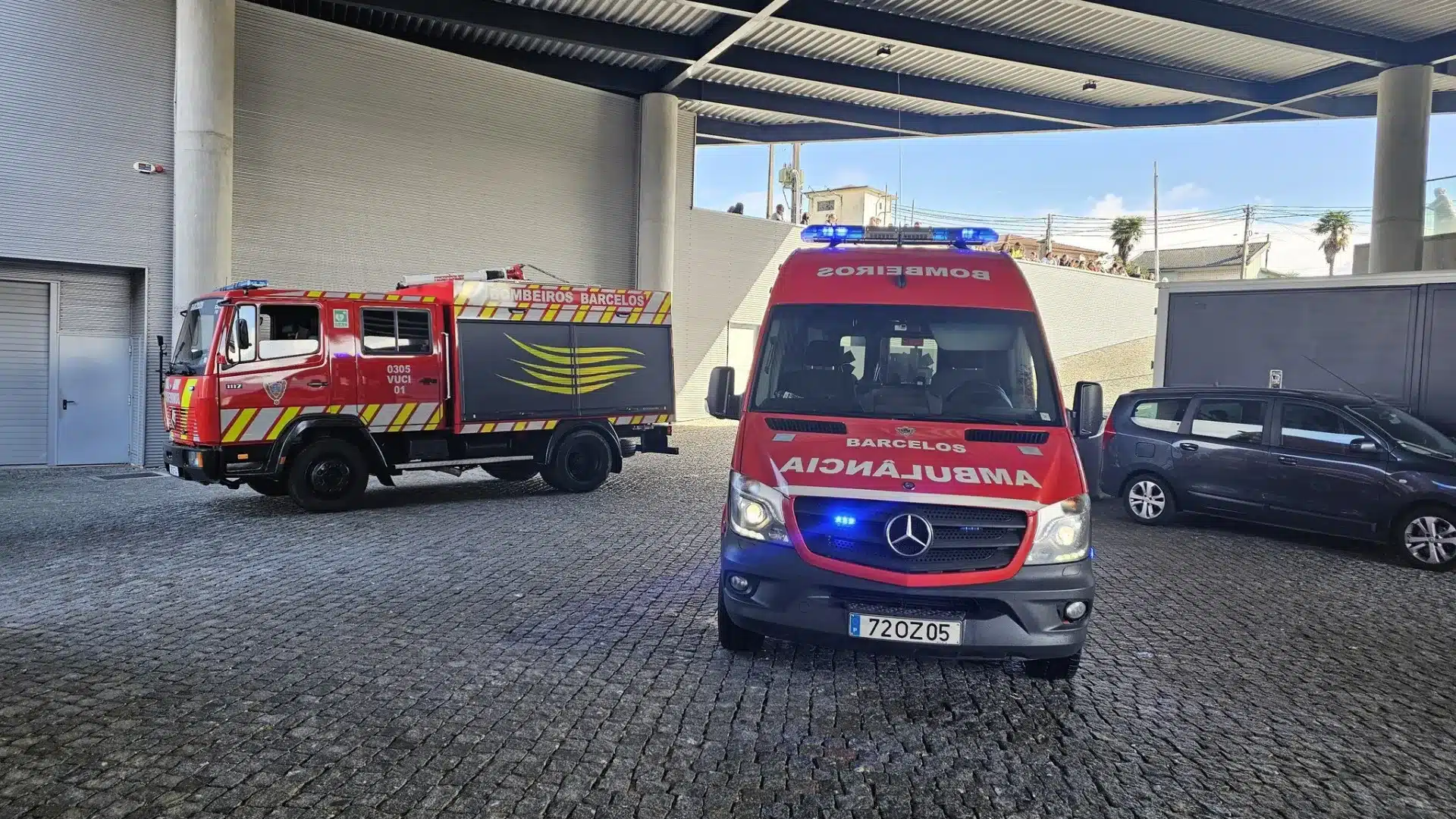 Bébé oublié dans la voiture à Barcelos. "Il pleurait beaucoup", mais il va bien.