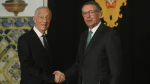 "C'est le moment de rester silencieux" et de laisser le "rôle décisif" à Seguro