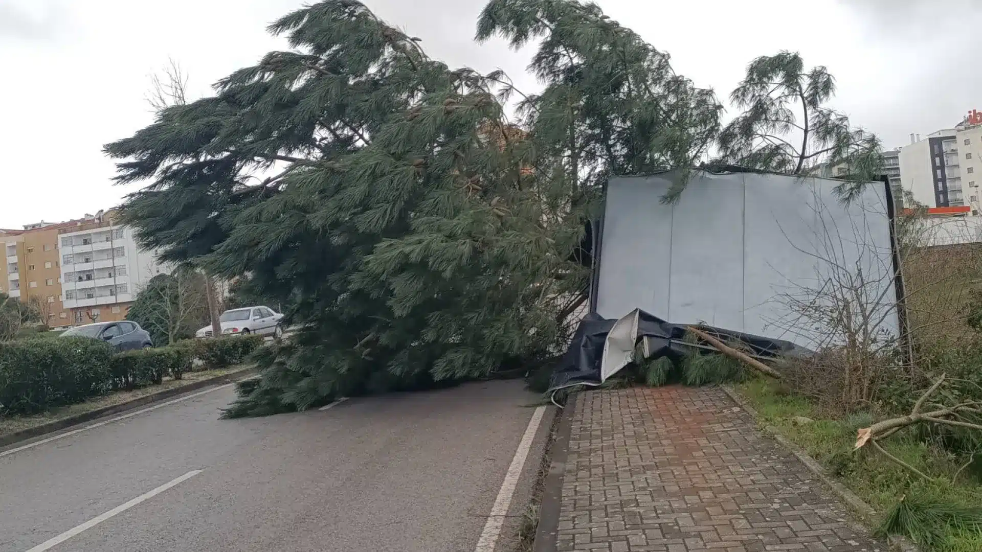 Circulation coupée entre Pedrógão Pequeno et le barrage de Cabril depuis 2 mois.