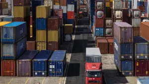 Commerce international : Les exportations baissent de 14 % et les importations de 2,5 %.