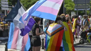 Des centaines de personnes manifestent à Lisbonne pour marquer la Journée de la visibilité trans.