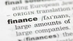 Des cours d'éducation financière incitent les élèves des filières professionnelles à vouloir étudier davantage.