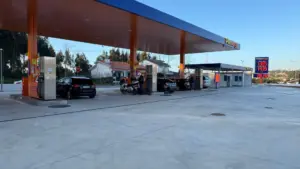 Des prix jusqu'à 10 % en dessous de la moyenne : Plenergy ouvre une nouvelle station-service.