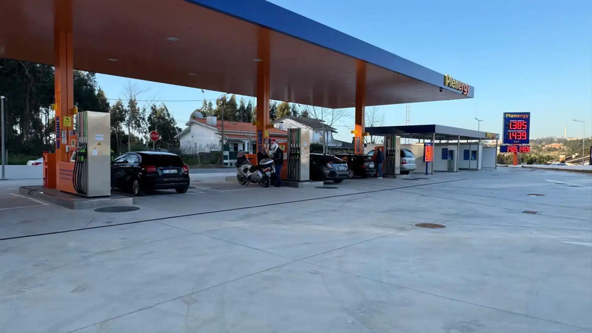 Des prix jusqu'à 10 % en dessous de la moyenne : Plenergy ouvre une nouvelle station-service.