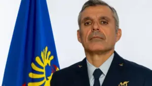 Deuil. Forces armées unies dans le "chagrin" pour la mort du Brigadier-Général.