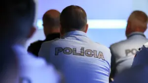 Deux jeunes arrêtés à Aveiro pour suspicion de vols sur la voie publique.