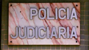 Deux personnes arrêtées pour suspicion de kidnapping, extorsion et vol à Covilhã.