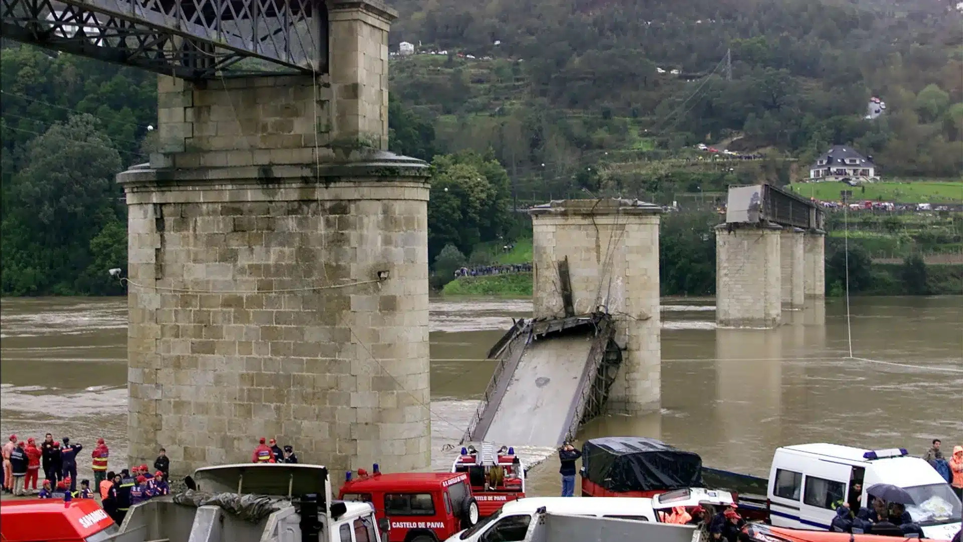 Entre-os-Rios : Les corps à récupérer ont compliqué le deuil pour 36 familles.