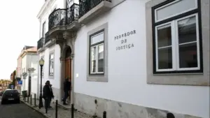 Familles monoparentales ? Le médiateur de justice alerte sur des décisions injustes concernant l'allocation.