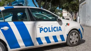 Fausse menace de bombe mobilise la PSP pour une école à Seixal