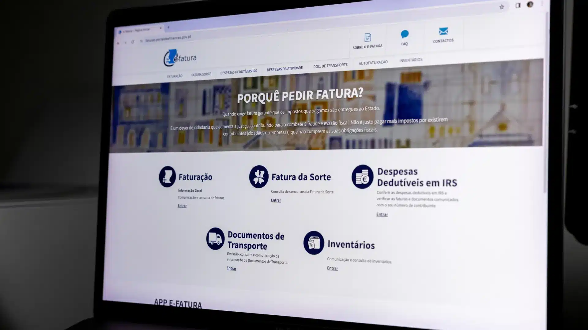 IRS. Voici ce que vous devez faire d'ici la fin de ce mois sur le site e-Fatura.