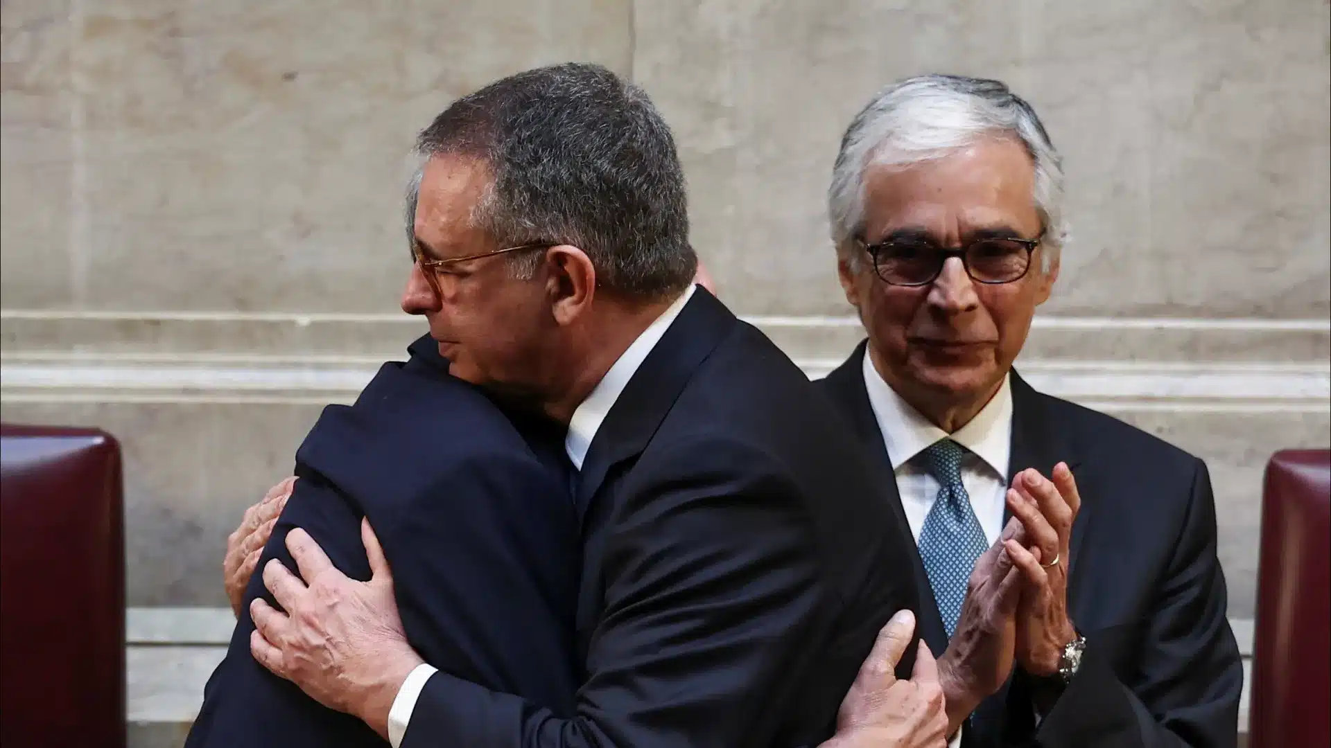 "Je ferai tout pour freiner cette frénésie électorale", assure Seguro.