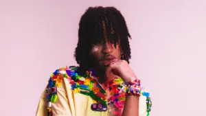 Je sens que je vais m'exprimer sans m'excuser. C'est là où je suis maintenant.