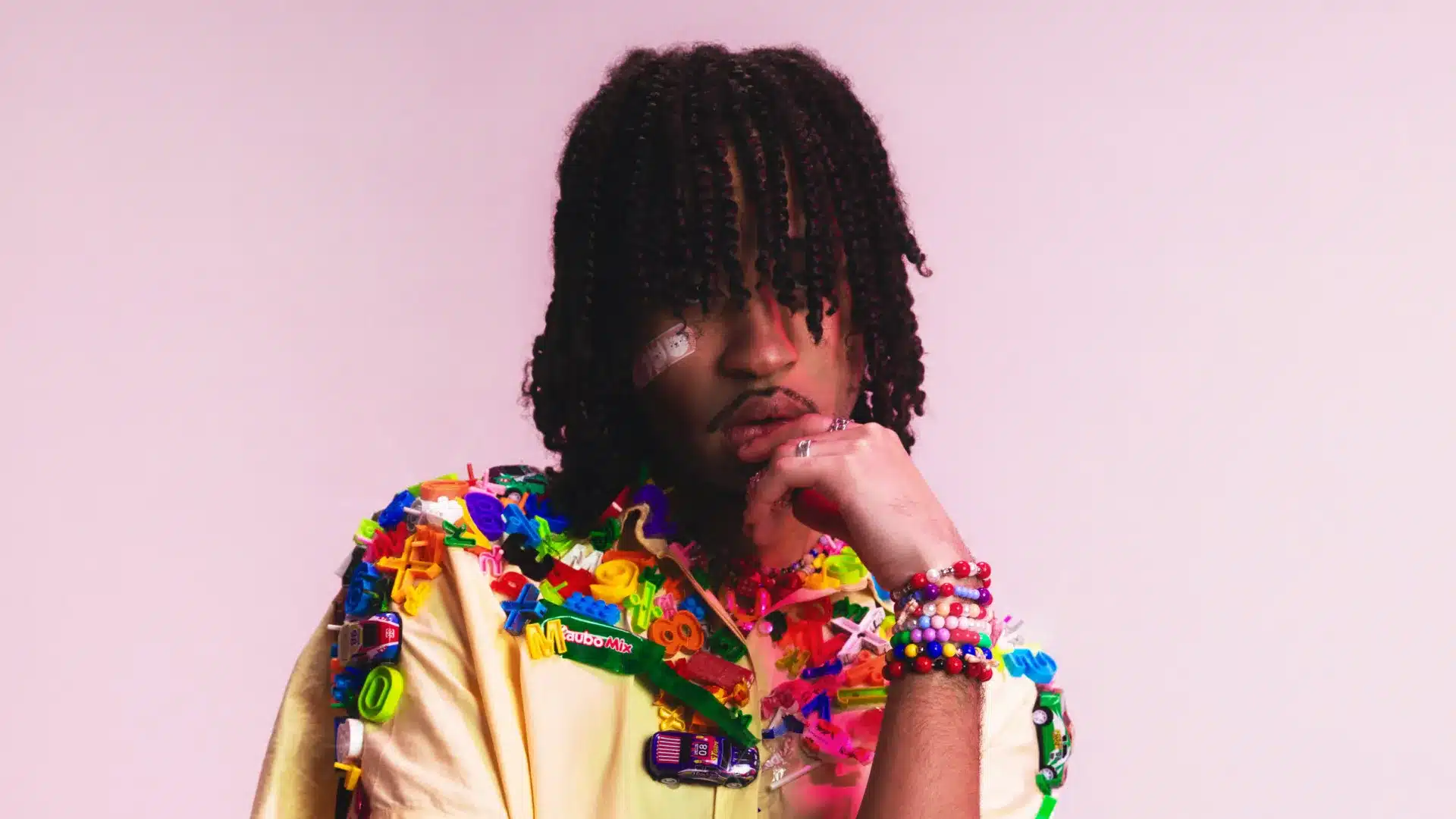 Je sens que je vais m'exprimer sans m'excuser. C'est là où je suis maintenant.