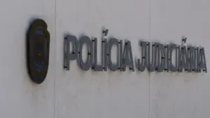 Jeune arrêté par la PJ après être entré dans la maison d'une voisine mineure (qui dormait)