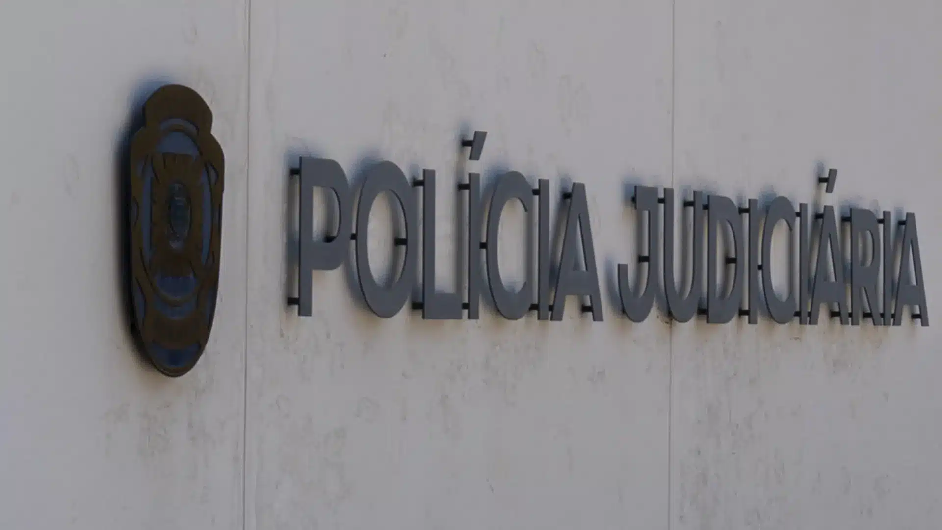 Jeune arrêté par la PJ après être entré dans la maison d'une voisine mineure (qui dormait)