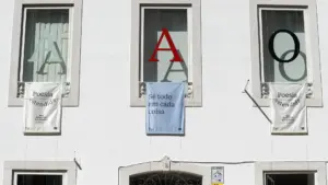 Journée mondiale de la poésie célébrée avec des tertres, des lectures, des jeux, de la musique et du cinéma