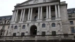La Banque d'Angleterre maintient son taux directeur principal à 3,75 %