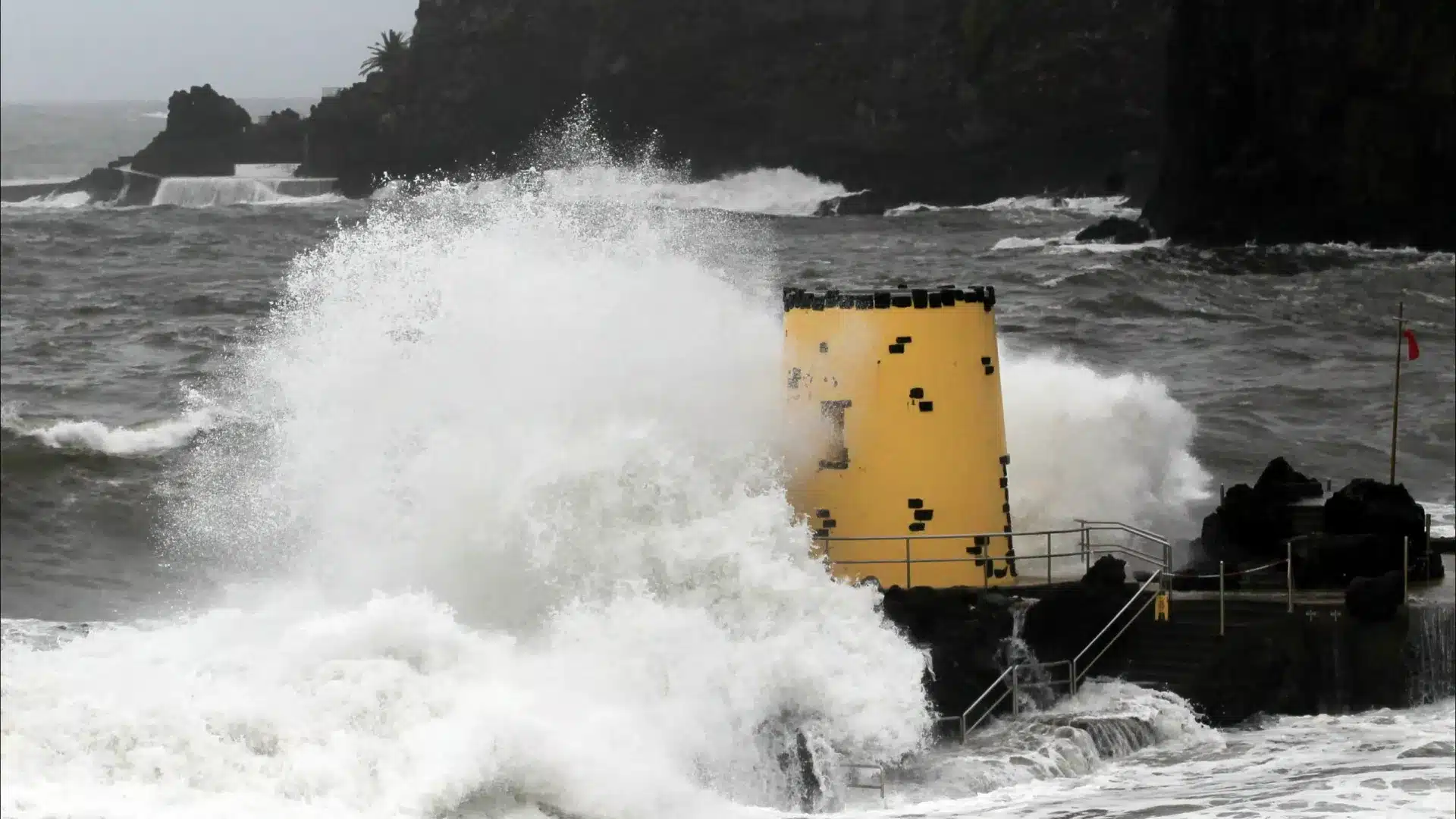 La capitainerie de Funchal prolonge l'avis de forte agitation maritime jusqu'à samedi.