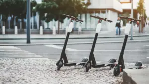 La GNR a enregistré 10 morts dans des accidents impliquant des trottinettes électriques depuis 2019.