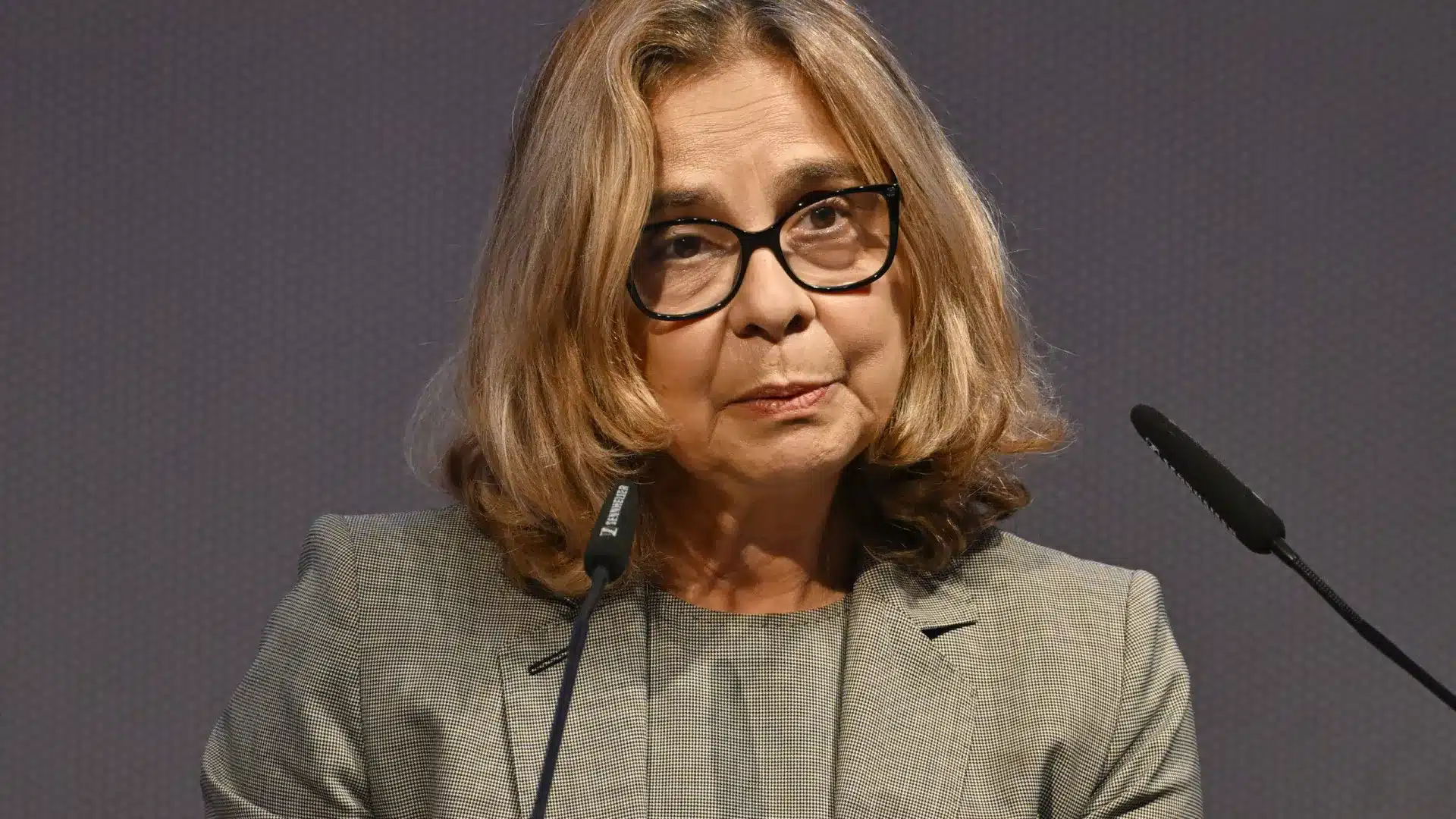 La ministre de la Santé admet des changements dans la loi pour réduire les listes d'attente.