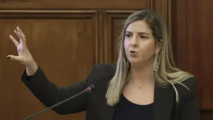 La ministre rencontre des artistes à New York et rappelle que "l'État ne les oublie pas".