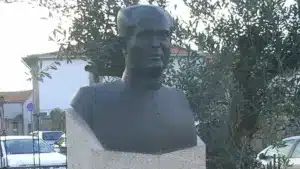 La paroisse de Porto dénonce le vol d'un deuxième buste à Ramalde.