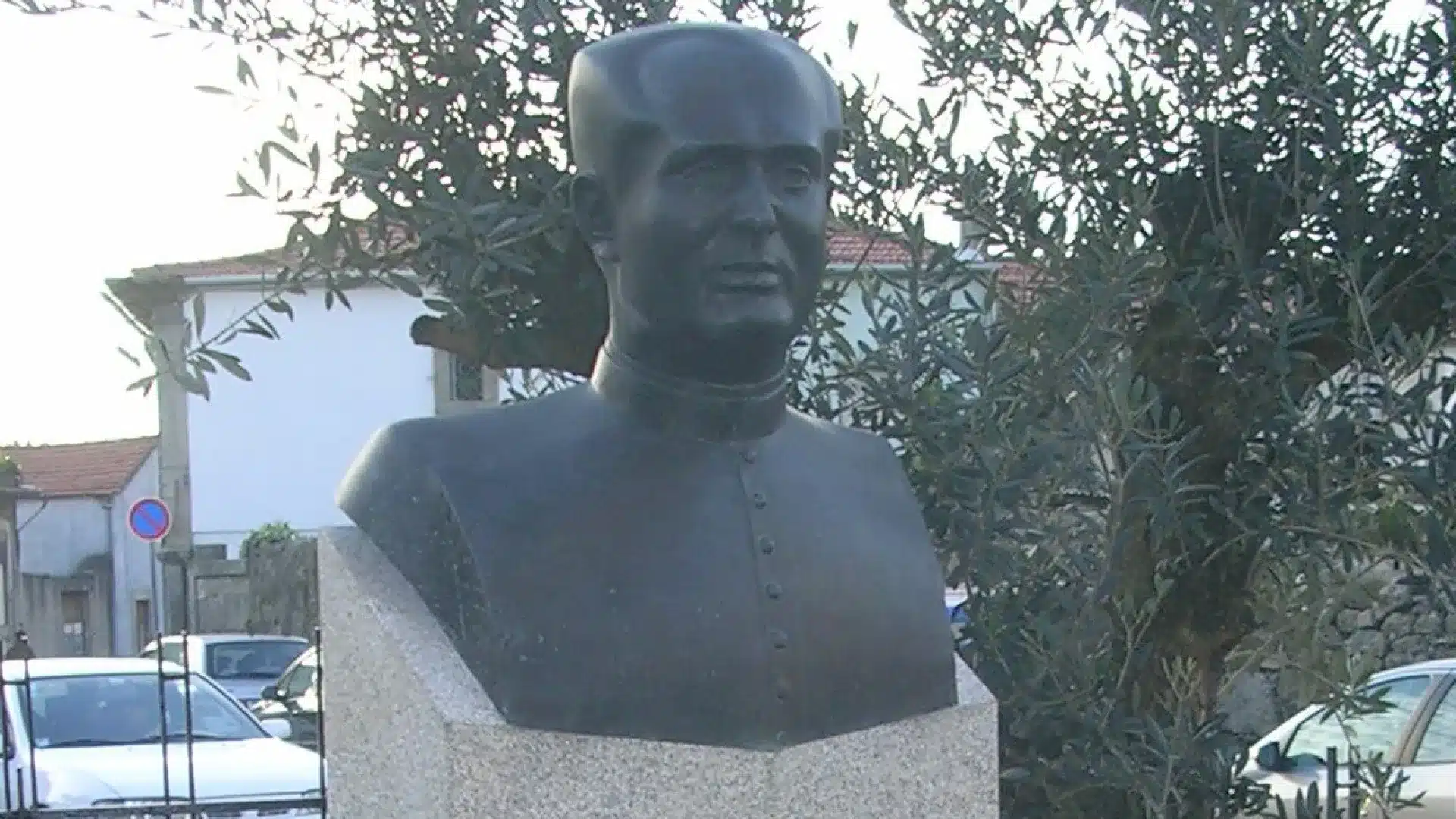 La paroisse de Porto dénonce le vol d'un deuxième buste à Ramalde.