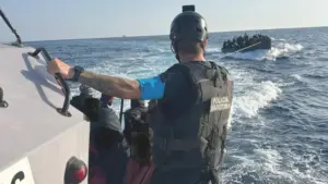 La police maritime a intercepté une embarcation avec 59 immigrants au sud de la Crète.
