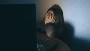 La présence de mineurs dans des groupes qui glorifient la violence a augmenté.