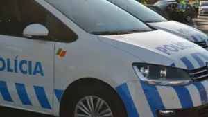 La PSP identifie un suspect qui aurait renversé une femme dans la ville de Coimbra.