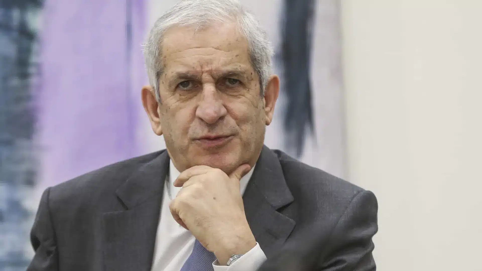 La réforme de l'État doit inclure "l'organisation administrative et politique".