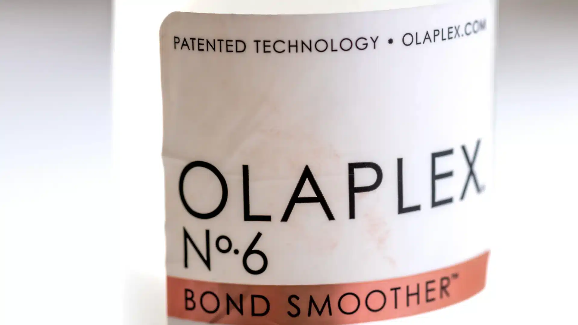 La société allemande Henkel achète le fabricant américain de shampooings Olaplex.