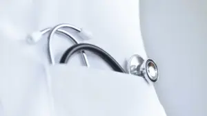 Le Collège de Sexologie de l'Ordre des Médecins critique les propositions sur le changement de genre.