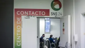 Le contact préalable avec SNS24 devient obligatoire dans les urgences obstétriques.