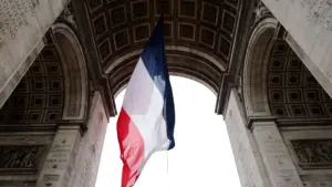 Le déficit public de la France descend à 5,1 % du PIB en 2025 et la dette augmente.