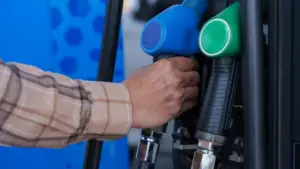 Le gazole va (flamber et) redevenir plus cher que l'essence : Les prix