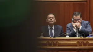 Le gouvernement admet réduire davantage l'IRS, mais ne garantit pas de supplément aux retraités.